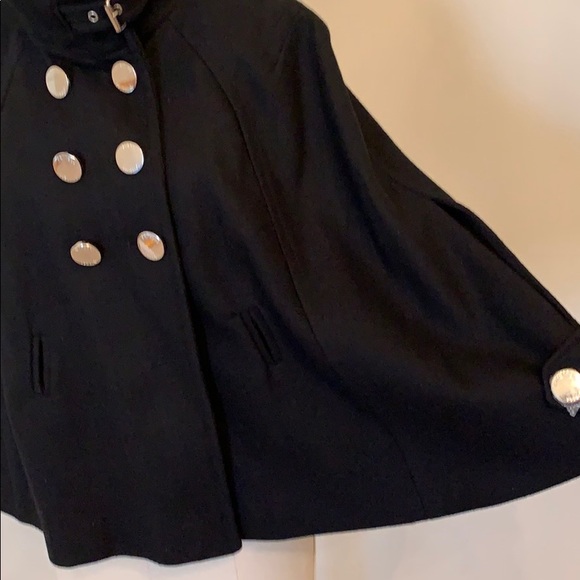 Express Cape - Picture 5 of 7